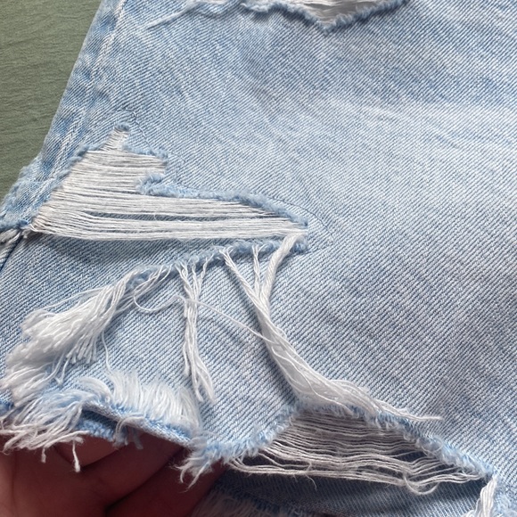 American Eagle Distressed Baggy Mom Shorts — Size 0!! - Picture 4 of 11